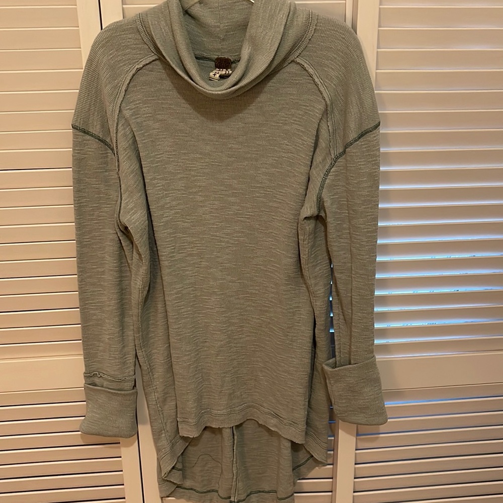Free People We The Free Cowl NeckSweater. SZ M NWOT.